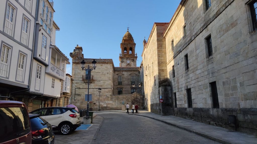 Celanova y Ribadavia entre los cinco concellos ourensanos que la Xunta ordena cerrar 1 Claustro San Salvador de Celanova