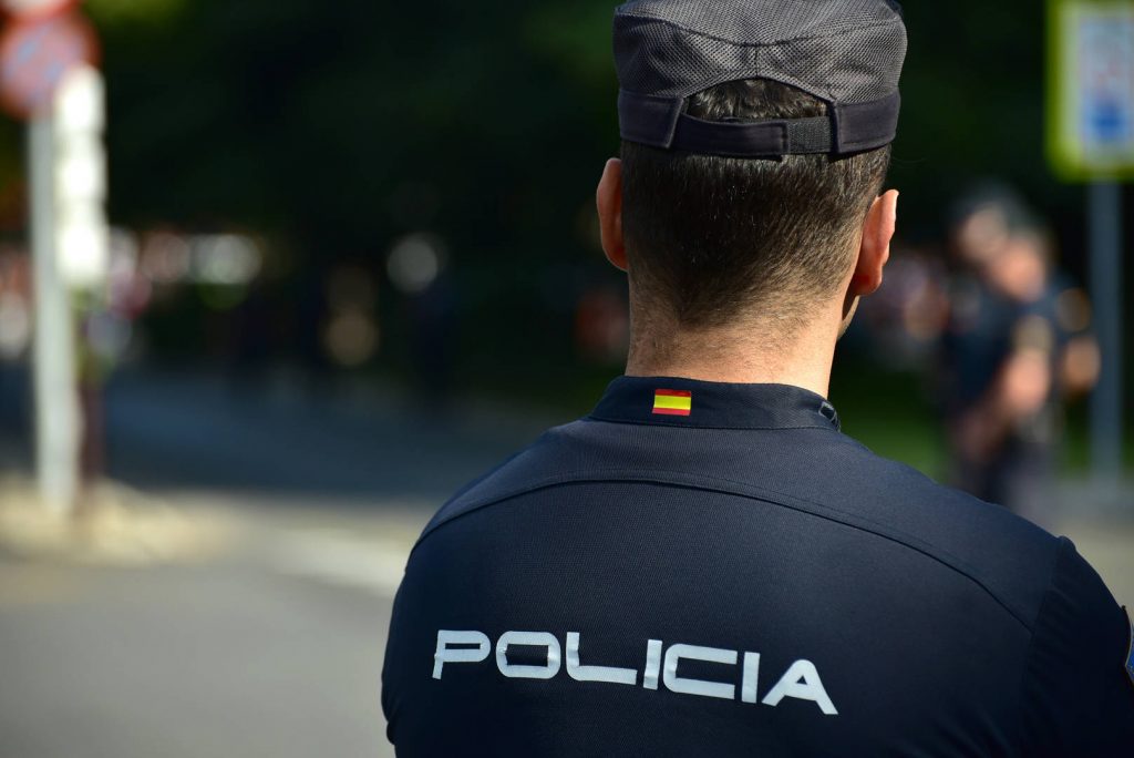 Detenido por agredir sexualmente a su hija de 17 años durante 3 años 1 Policía Nacional