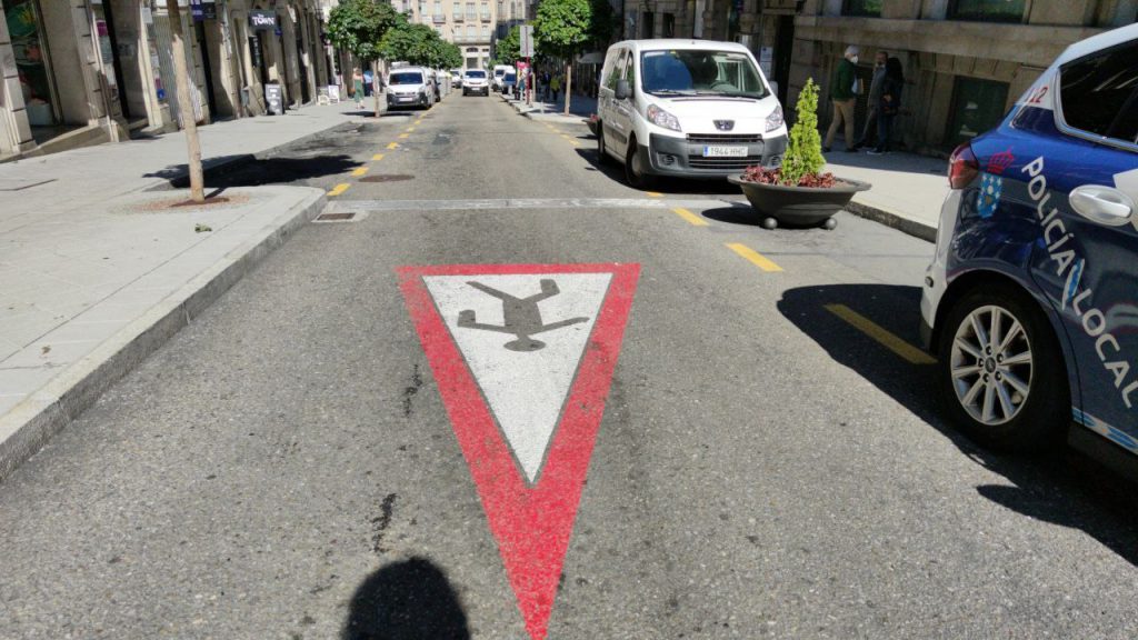 Todavía hay quien no se ha enterado que la Calle Concordia es peatonal 1 Concordia Peatonal
