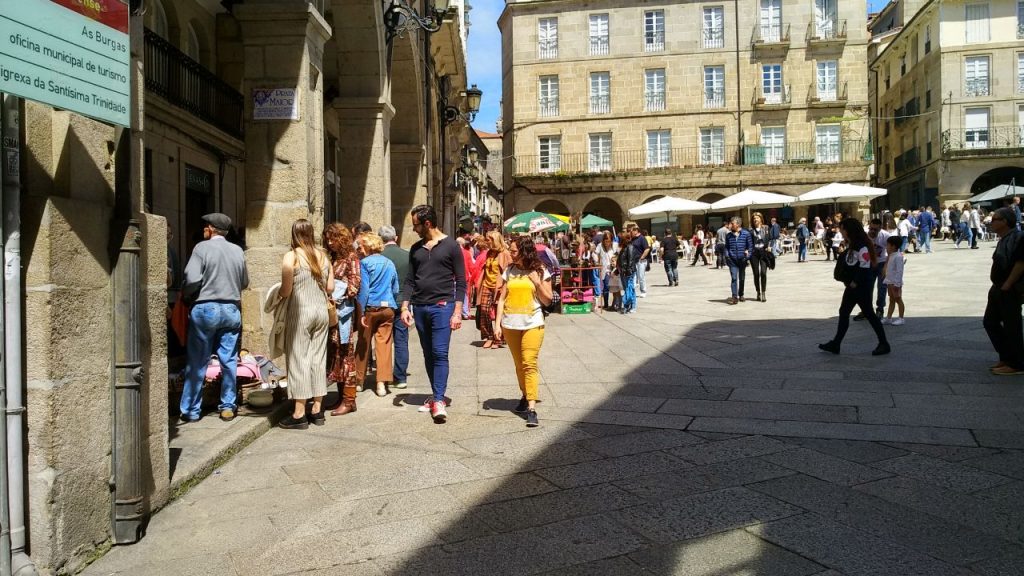 Mercadillo de Antiguedades en la Plaza Mayor de Ourense