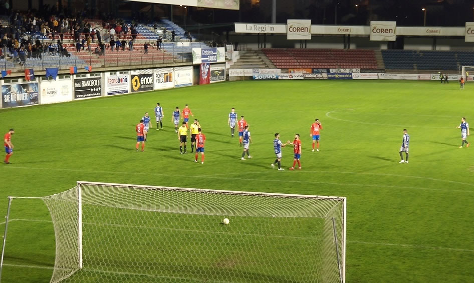 Mañana lunes el alcalde pondrá sobre la mesa su propuesta para la fusión de los clubes de fútbol de 3ª 1 Ourense CF vs UD ourense