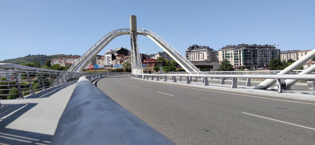 Barrio del Puente y Puente del Milenio