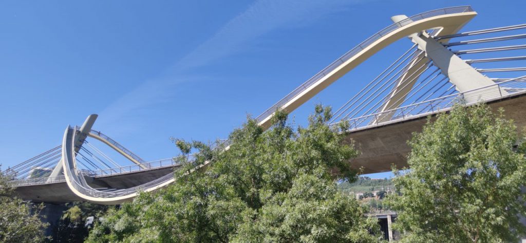 Bonita foto del Puente del Milenio