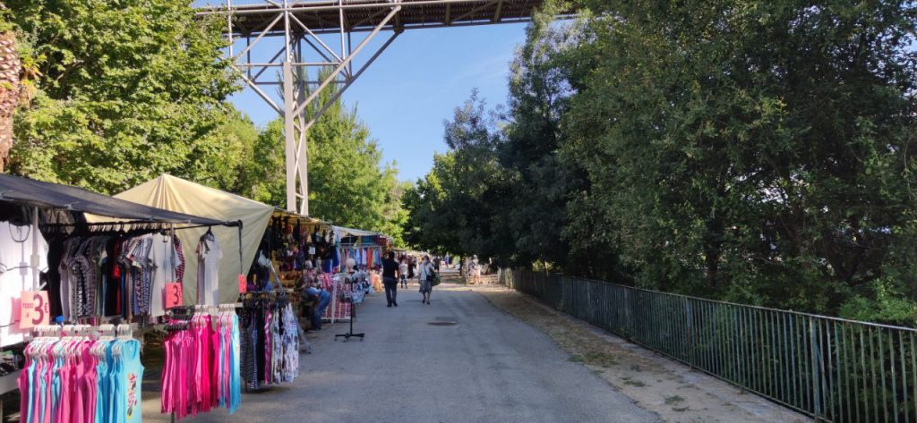 Vuelve la feria a Ourense: el desánimo de los feriantes y la escasa afluencia de público, las notas predominantes 5 Feria de Ourense en el Parque Barbaña