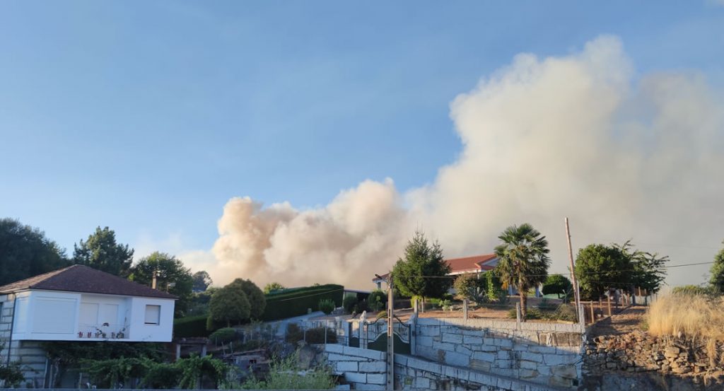 Humo cerca de Moreiras