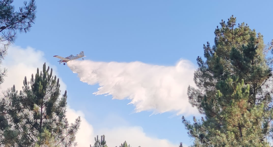 Incendio de Moreiras con avionetas intentando apagar el fuego