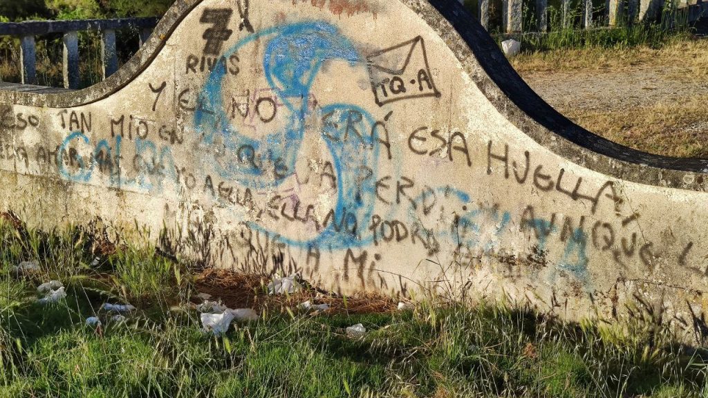 Pintadas en el Mirador de Pesqueiras