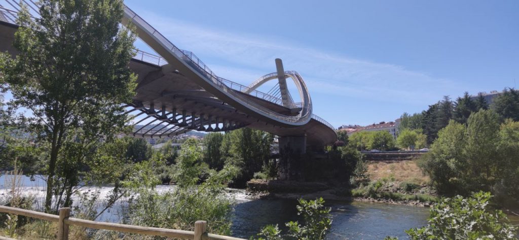 Puente del Milenio desde abajo