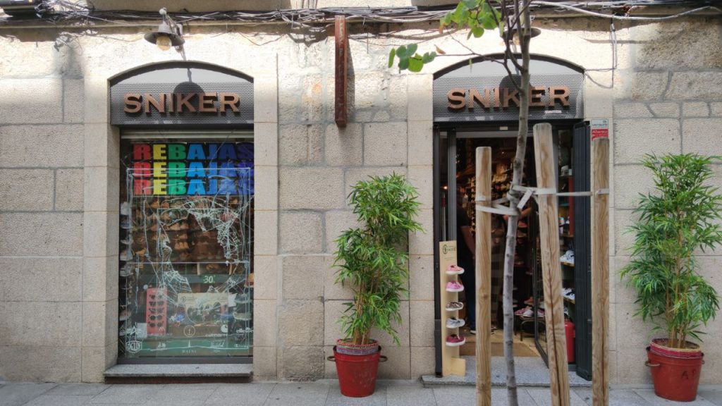 Tienda Sniker en la calle del Paseo