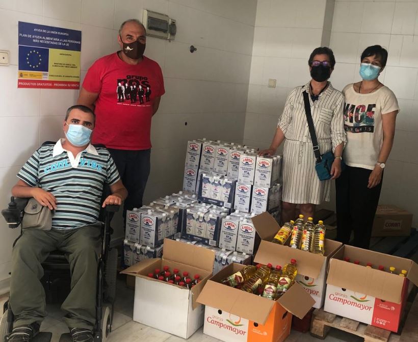 La asociación de discapacidad física de la comarca de A Limia, hace una donación al Banco Municipal de Alimentos 1 Entrega donación por parte de Algaria