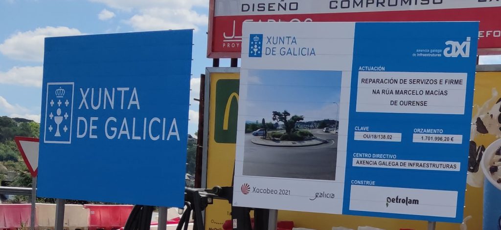 Obras en Marcelo Macías, la transitada calle comienza a prepararse para su reforma 2 Letreros de las obras de Marcelo Macías