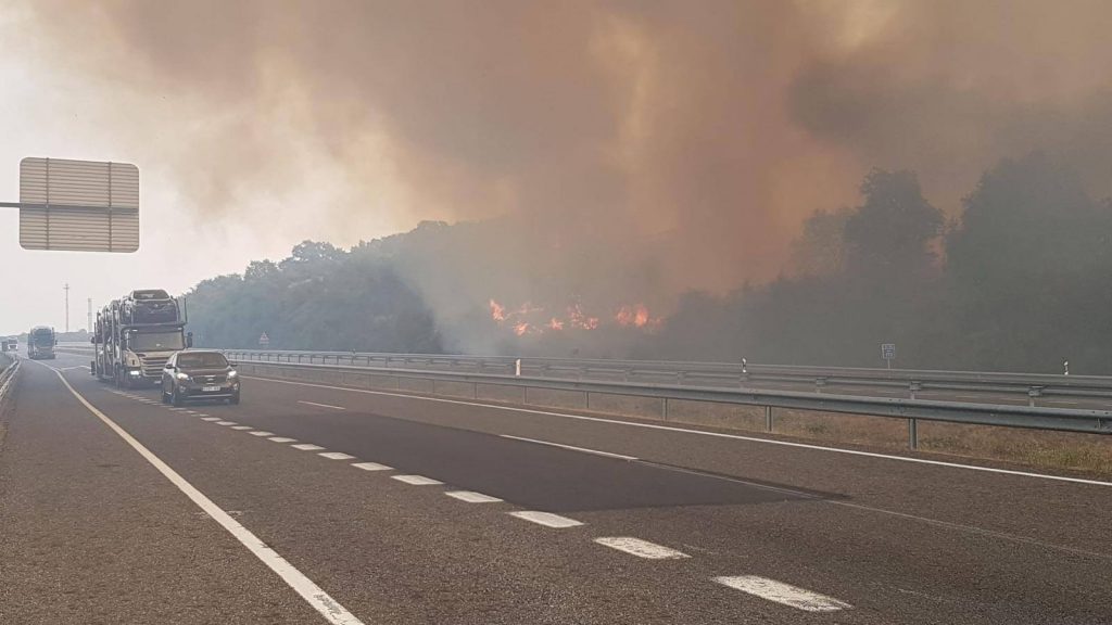 Autovía A52 en llamas
