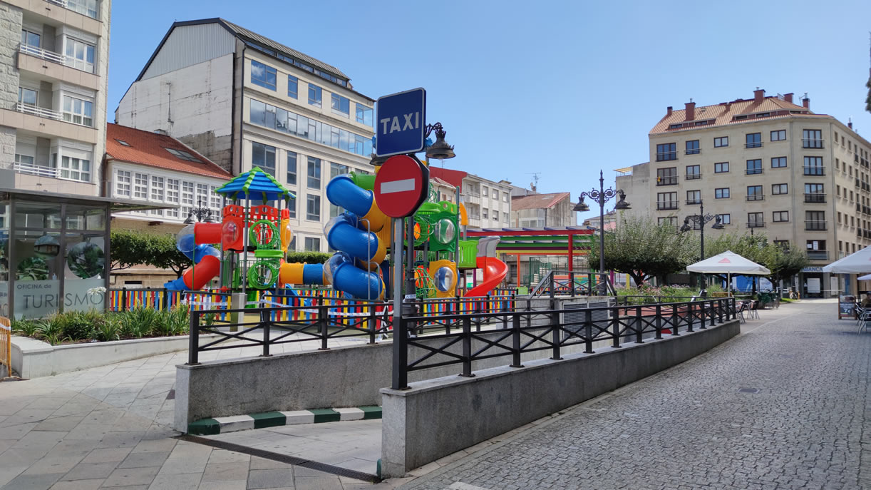 O Carballiño destina 50.000€ a mejorar sus parques infantiles 1 Parque infantil en O Carballiño