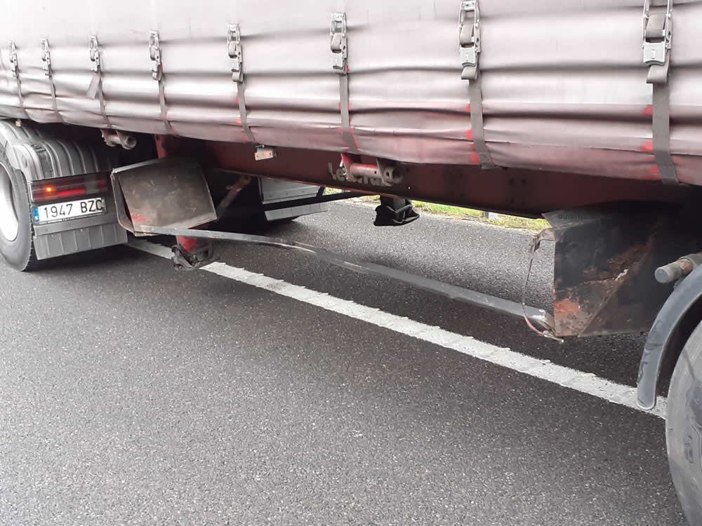 Accidente AG-52 trailer