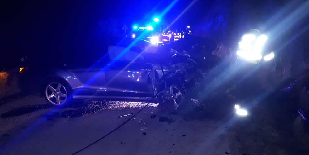 Accidente en Rubiás dos Mixtos con coche destrozado