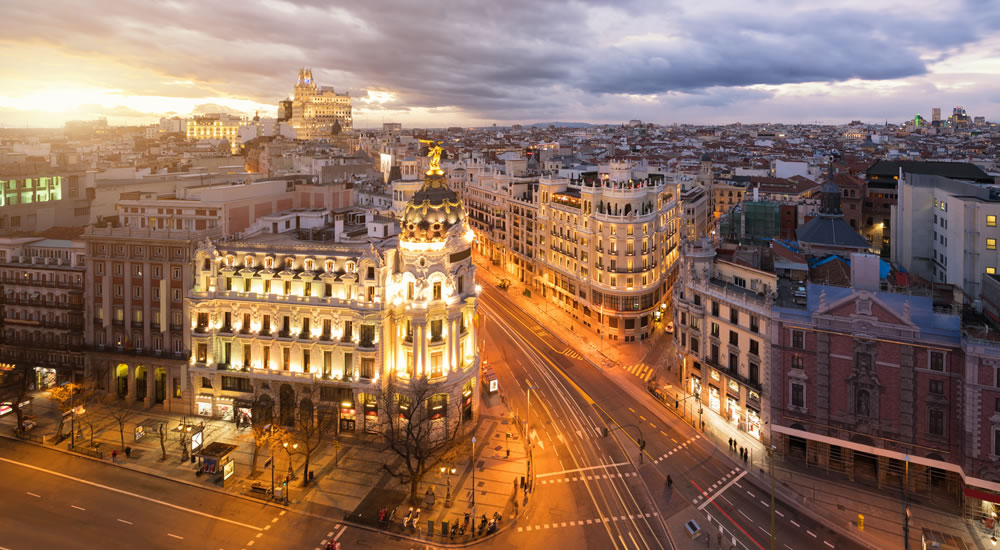 El Gobierno decreta el Estado de Alarma en toda España 1 Madrid desierto de noche