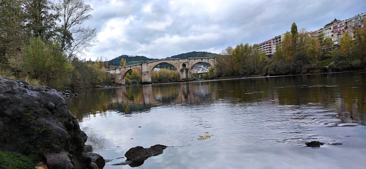 Puente Romano desde la Playa de la Antena