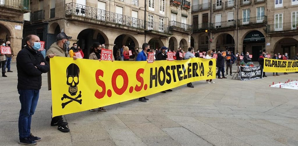El Alcalde de Ourense se suma a la manifestación de los hosteleros en la Plaza Mayor 1 Alcalde y SOS hostelería