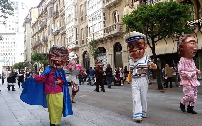 Cabezudos en los magostos