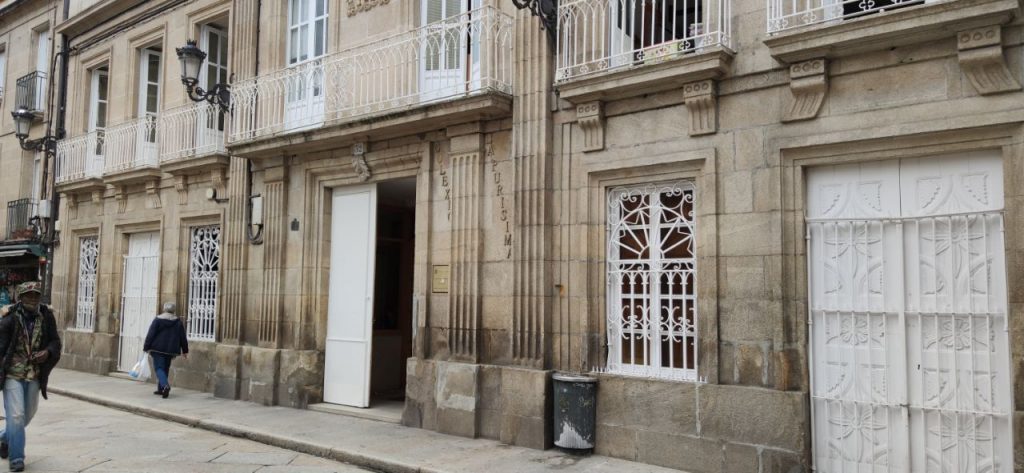 Las escuelas no universitarias ourensanas registran 115 contagios por COVID, con 8 aulas cerradas 1 Colegio La Purísima en Ourense