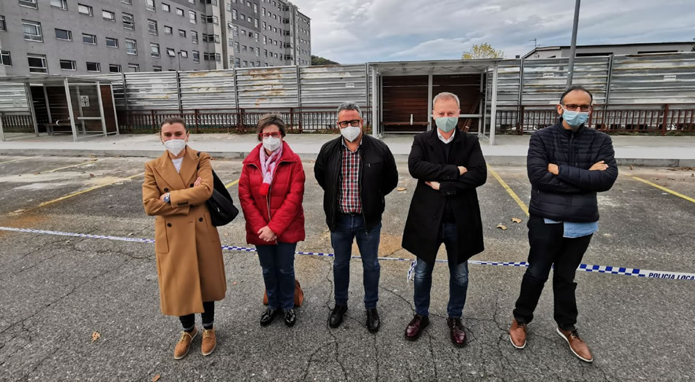 El PSOE denuncia la colocación de "dos pendellos" mientras se lleva a cabo la demolición exprés de la estación de autobuses 1 PSOE denuncia dos pendellos