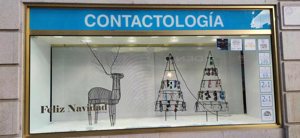 El escaparate navideño de Casa de los Lentes es todo un clásico 1 Casa de los Lentes en el Paseo