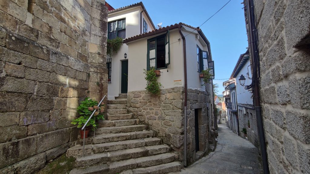 A Asociación Cultural Liradavia corre peligro de desaparecer 1 Casco viejo de Ribadavia