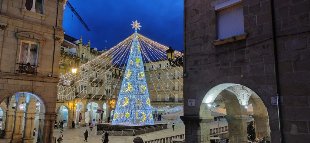Hermosa foto de la Plaza Mayor de Ourense por Navidad