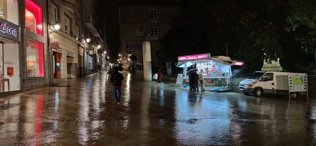 Lluvia en Plaza Padre Feijóo Ourense
