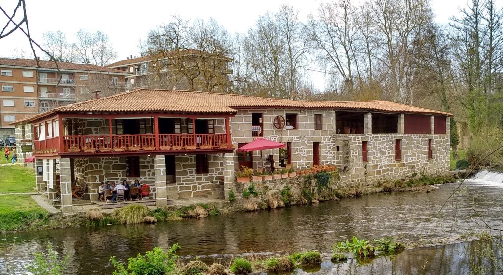Allariz junto al río