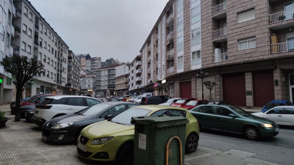En el banquillo por presunta estafa la gerente y el empleado de una agencia de seguros en A Valenzá 1 Calle principal de A Valenzá