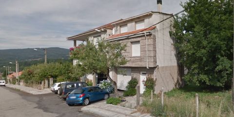 Casa incendiada en Bande