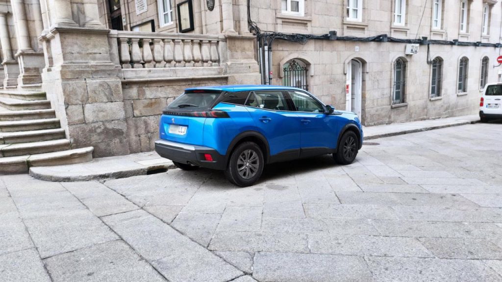 Los vehículos oficiales del Concello de Ourense de nuevo en el punto de mira 1 Coche oficial del Concello de Ourense