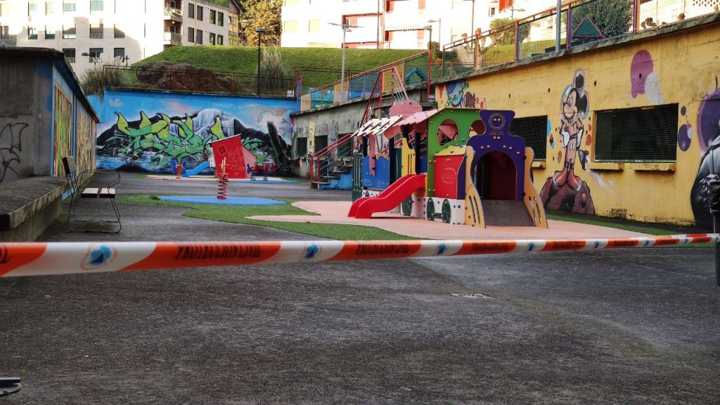 El Concello de Barbadás decide cerrar los parques infantiles 1 Parque infantil en A Valenzá