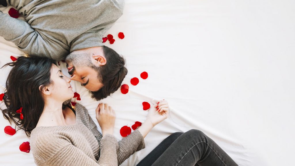 Enamorados con mucho amor que dar