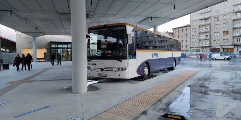 Autobús de Monbus en la estación de Ourense