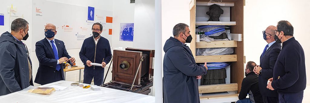 El Presidente de la Diputación supervisa el montaje de la exposición "Galicia, de Nós a Nós" 1 Galicia de Nós a Nós