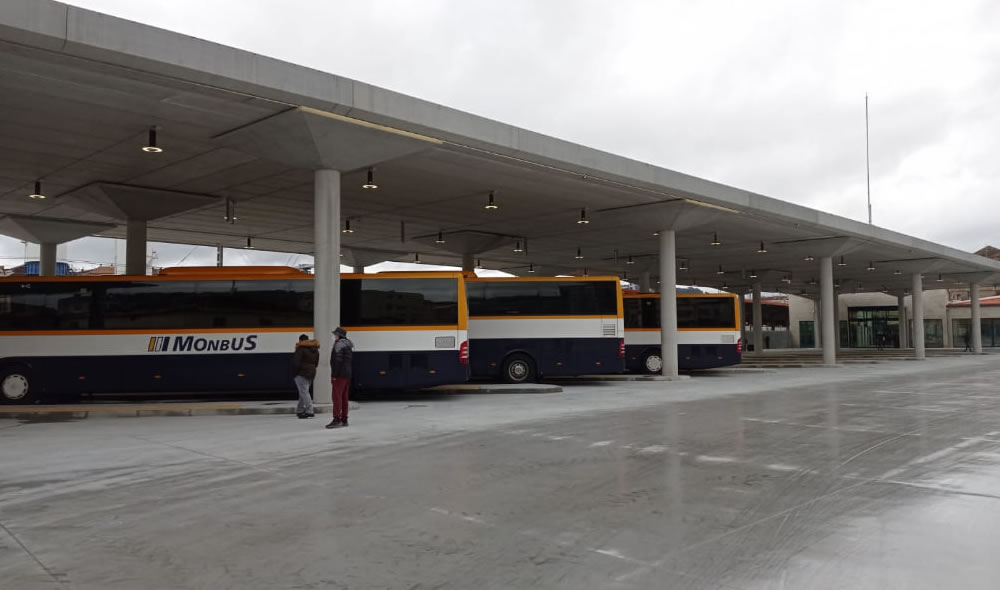 "Vaya cutrada" así define Gonzalo Pérez Jácome la nueva estación de autobuses de Ourense 2 Monbus en la Estación de Autobuses de Ourense