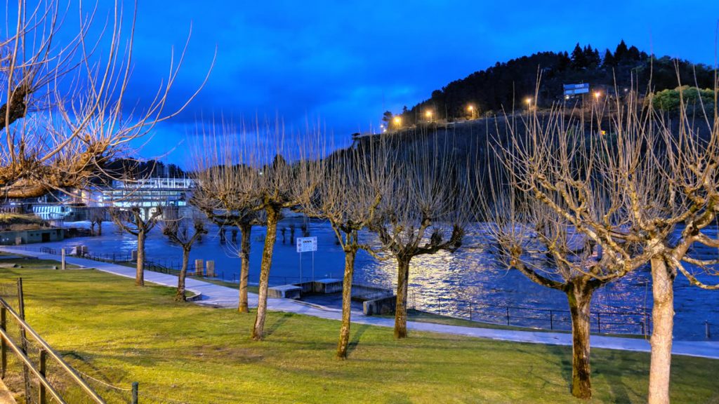 El río Miño inunda las piscinas de Oira. Fotos y vídeo 1 Río Miño y Oira