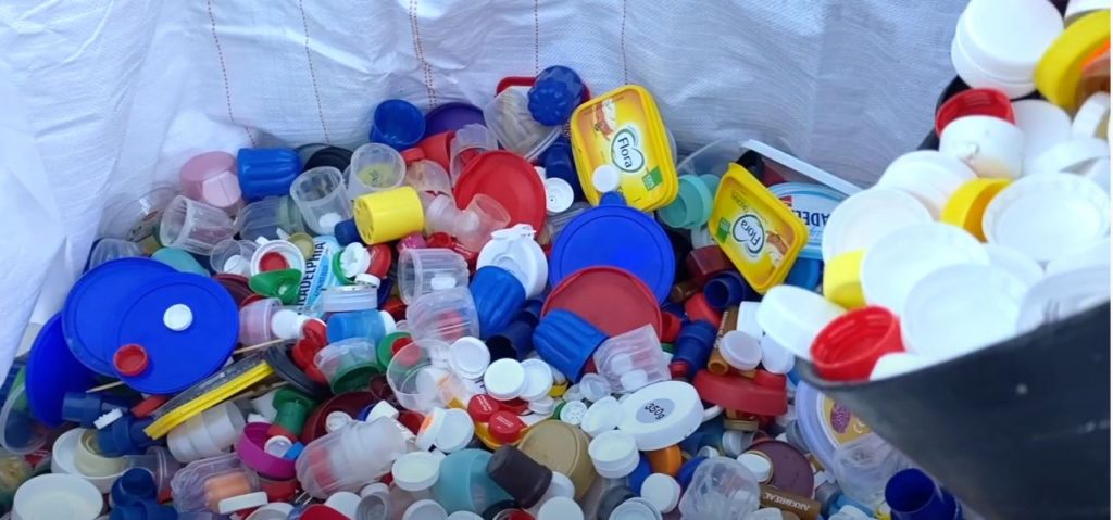 Tapones solidarios para ayudar
