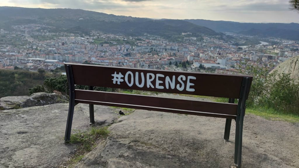 El Concello comienza las obras para mejorar los accesos a Montealegre 1 Banco de Montealegre con vistas a la ciudad de Ourense