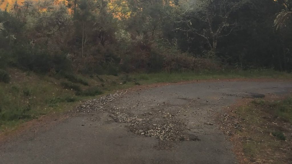 Denuncian el abandono de las carreteras de Punxín 1 Carretera de Punxín