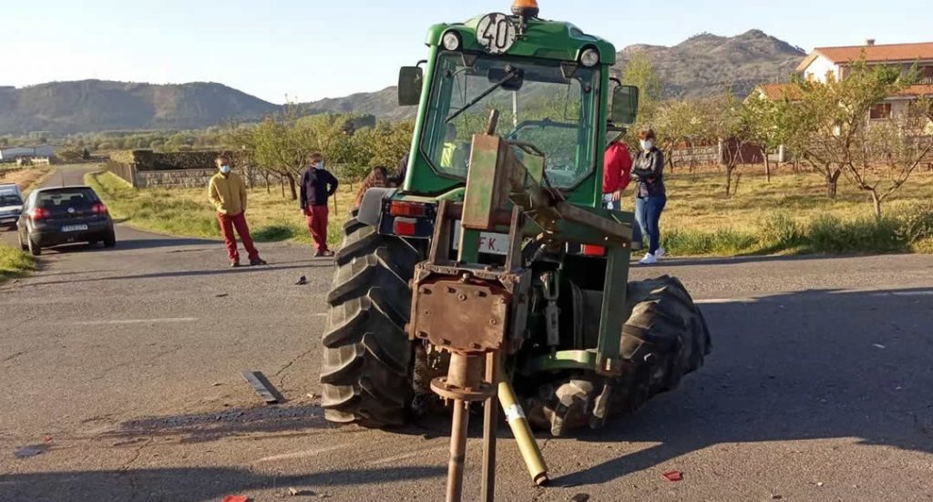 Tractor accidentado en Monterrei