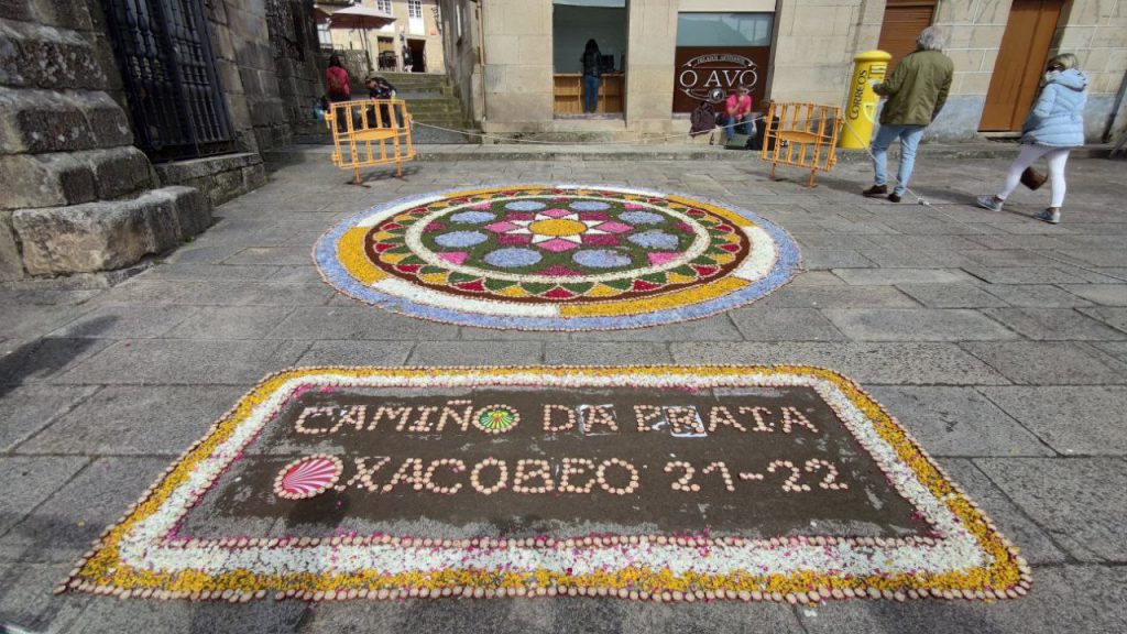 Así lució la alfombra de flores para O Camiño de Allariz 1 Alfombra Allariz