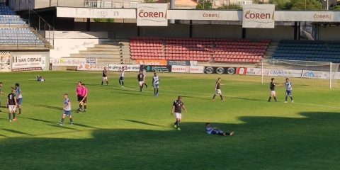 Partido del Ourense CF en O Couto