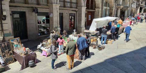 Puestos en la Feria de las antigüedades