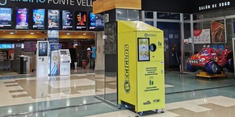 Reciclos en el Centro Comercial Pontevella