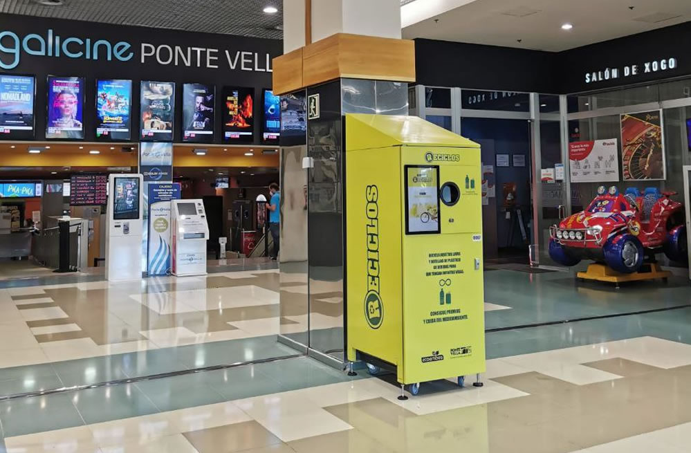 Reciclos en el Centro Comercial Pontevella