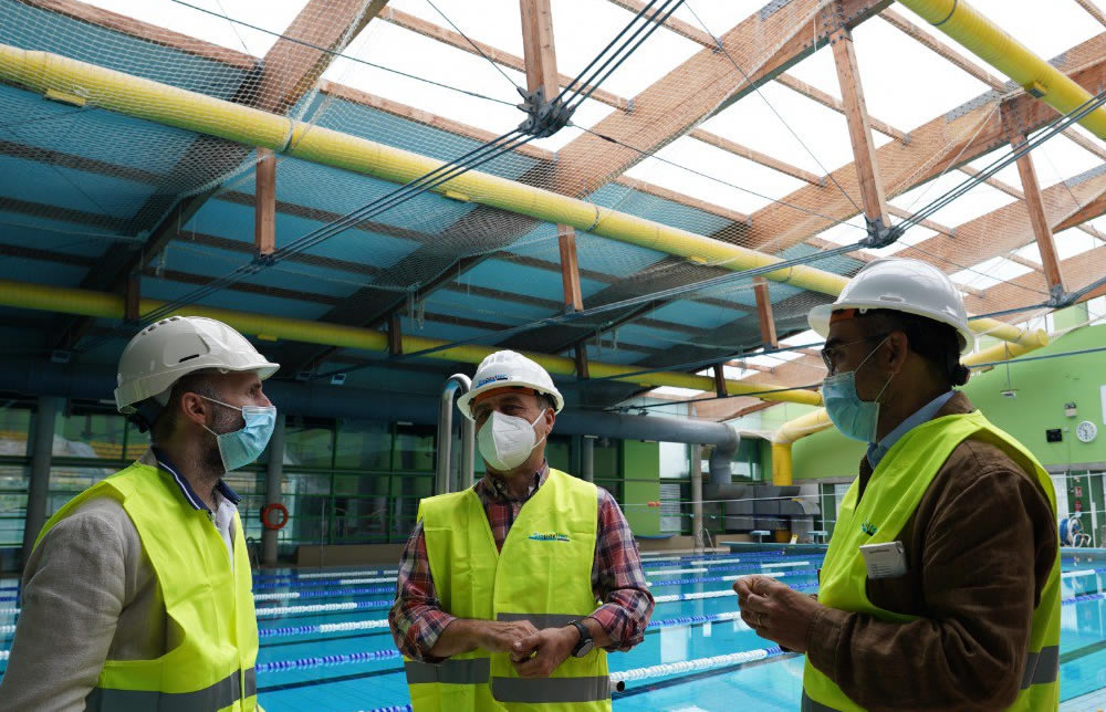 El tejado del Pabellón de los Remedios estará listo el 14 de julio 1 Obras tejado piscinas de Ourense