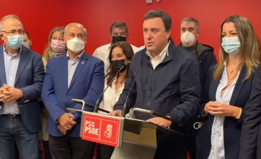 Formoso gana el pulso a Caballero en las primarias para liderar el PSdeG 1 Valentín González Formoso